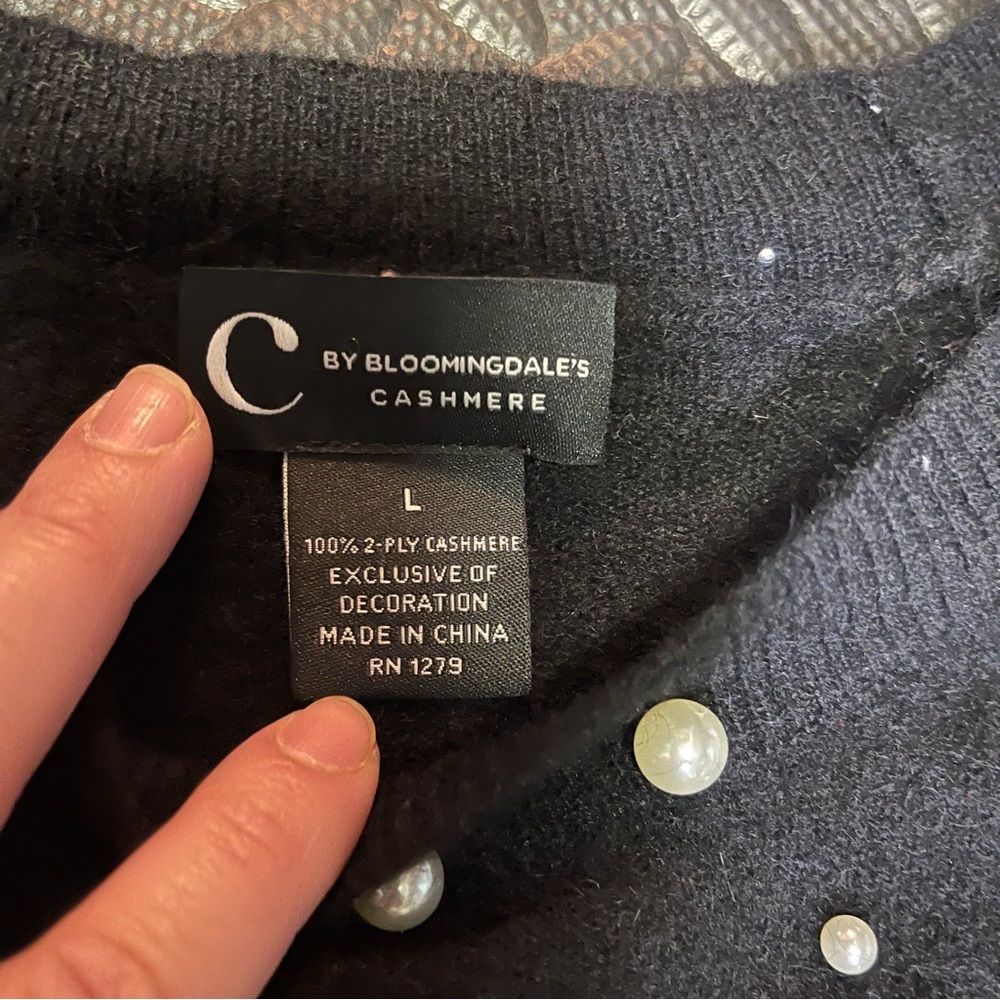Bloomingdales Cashmere Sweater Pearl Embellished Crew Neck Size Large Black - Picture 5 of 8